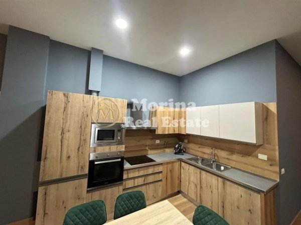 Tirane, jepet me qera apartament 2+1 Kati 1, 120 m² 650 € (Liqeni i Thate)