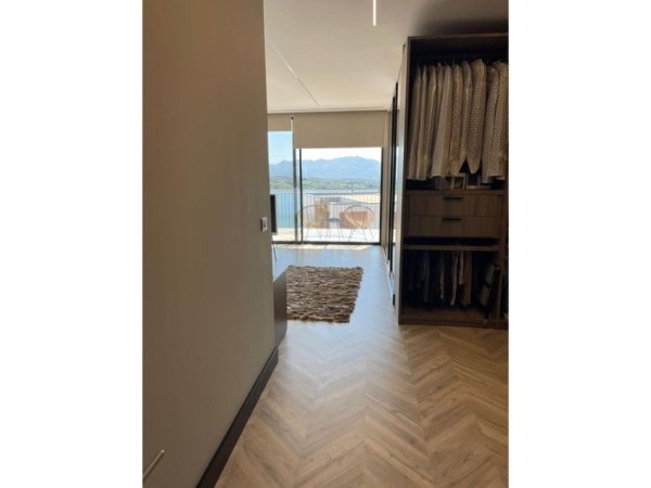 Tirane, shitet Vile 3+1+Aneks+Ballkon Kati 0, 500 m² 2.200.000 € (Farke)