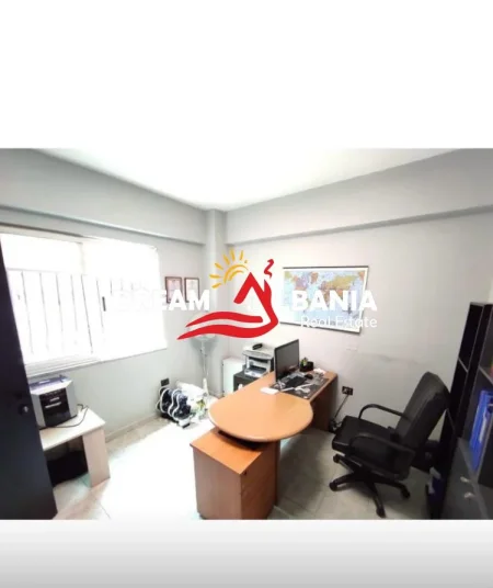 Tirane, jepet me qera zyre , 62 m² 600 € 