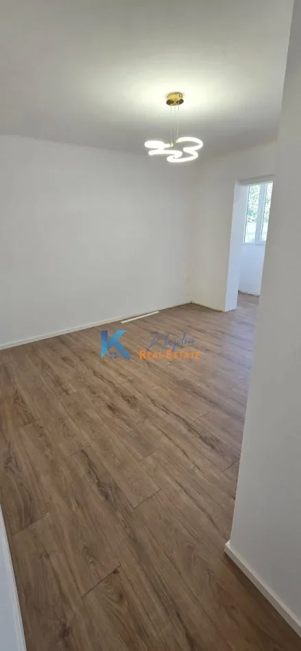 Tirane, shitet apartament 2+1+Ballkon Kati 4, 64 m² 169.000 € (Rruga e Kavajes, afer Poliklinikes nr.9)