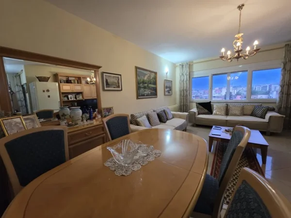 Shitet Apartament 1+1, Rruga Elbasanit, prane Ambasades Amerikane