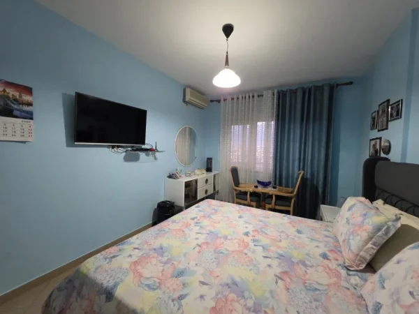 Shitet Apartament 1+1, Rruga Elbasanit, prane Ambasades Amerikane