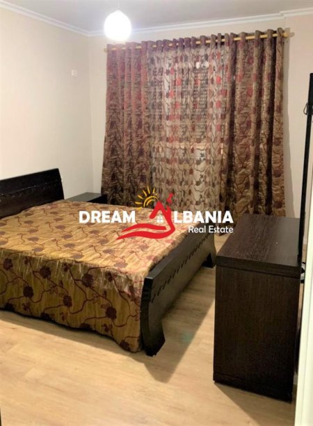 Tirane, jepet me qera apartament 2+1 , 100 m² 650 € 