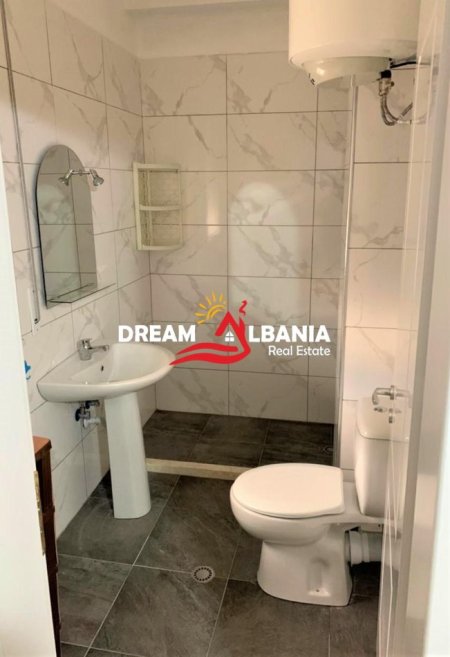 Tirane, jepet me qera apartament 2+1 , 100 m² 650 € 