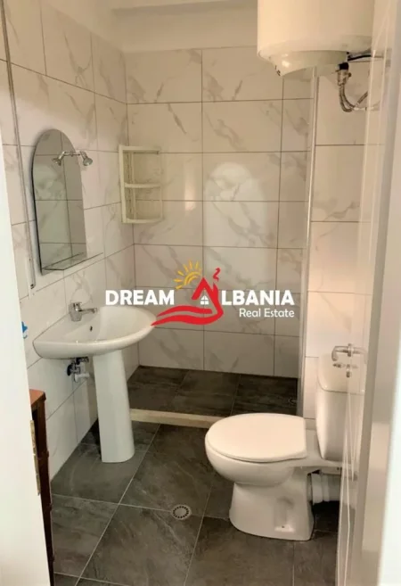 Tirane, jepet me qera apartament 2+1 , 100 m² 650 € 