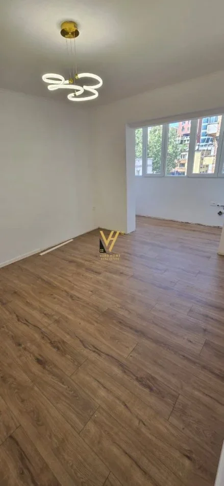 Tirane, shitet apartament 2+1+Ballkon Kati 4, 64 m² 169.000 € (RRUGA E KAVAJES)