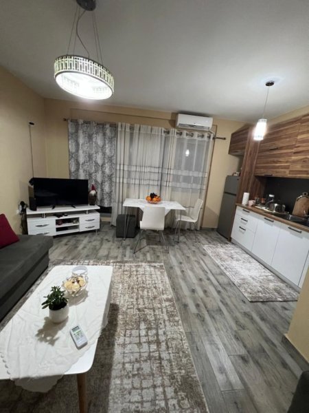 Tirane, jepet me qera apartament 1+1+Ballkon Kati 7, 56 m² 510 € (Don Bosko)