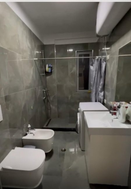Tirane, jepet me qera apartament 1+1+Ballkon Kati 7, 56 m² 510 € (Don Bosko)
