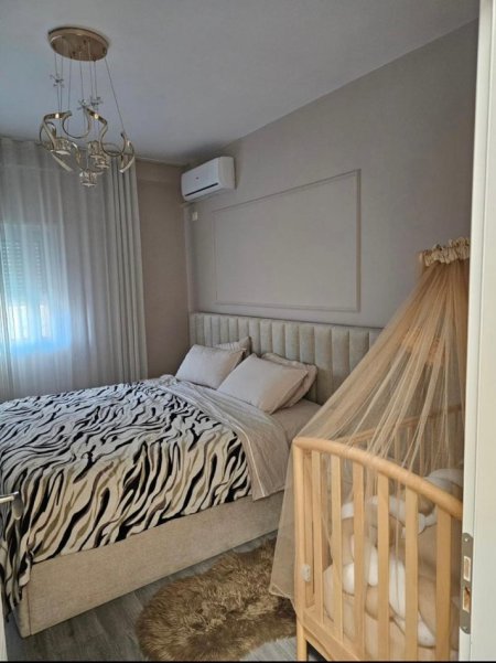 Tirane, jepet me qera apartament 2+1 Kati 4, 176 m² 800 € (Linze- Rruga e Dajtit, perballe rezidences Platea.)
