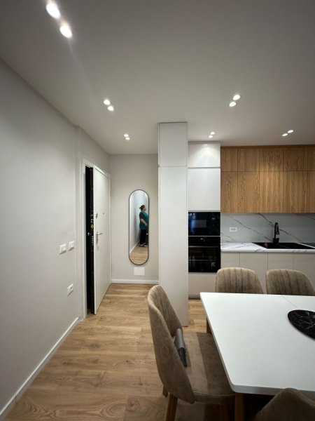 Tirane, jepet me qera apartament 2+1 Kati 5, 80 m² 750 € (Rruga e kavajes)