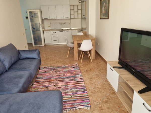 Tirane, jepet me qera apartament 2+1+Ballkon Kati 5, 100 m² 470 € (Rruga Mikel Maruli)