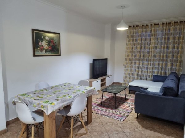 Tirane, jepet me qera apartament 2+1+Ballkon Kati 5, 100 m² 470 € (Rruga Mikel Maruli)