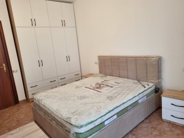 Tirane, jepet me qera apartament 2+1+Ballkon Kati 5, 100 m² 470 € (Rruga Mikel Maruli)