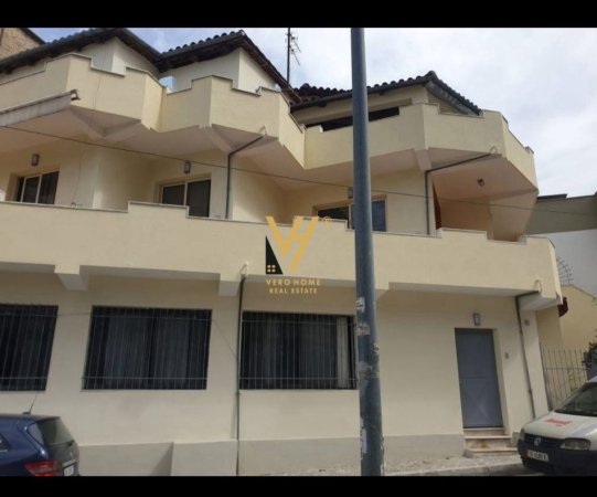 Tirane, shitet Vile 3 Katshe Kati 0, 366 m² 300.000 € (SHKOLLA E BASHKUAR)