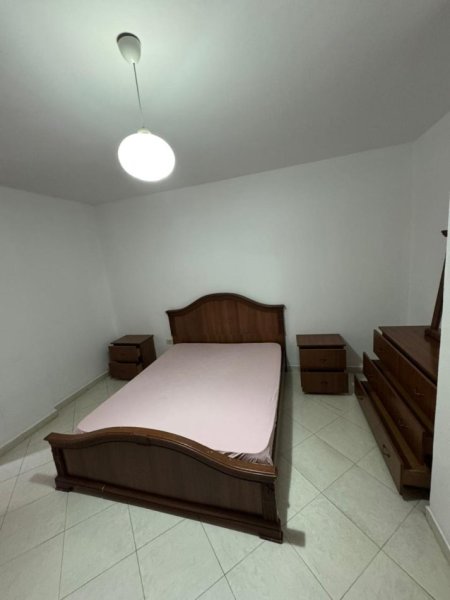 Tirane, jepet me qera apartament 1+1 Kati 4, 60 m² 500 € (Rruga e elbasanit)