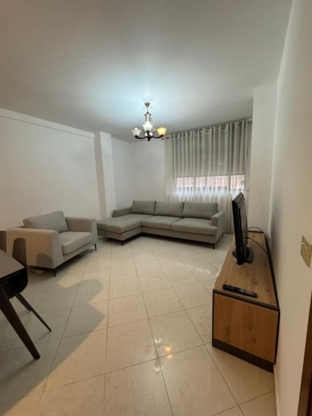 Tirane, jepet me qera apartament 1+1 Kati 4, 60 m² 500 € (Rruga e elbasanit)