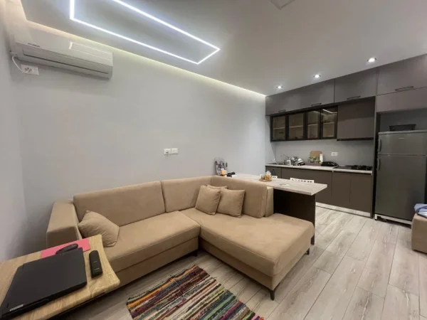 Tirane, shitet apartament 1+1+Ballkon Kati 5, 48 m² 100.000 € (Rr Hoxha Tasim)