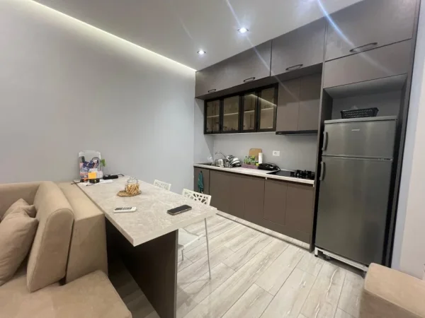 Tirane, shitet apartament 1+1+Ballkon Kati 5, 48 m² 100.000 € (Rr Hoxha Tasim)