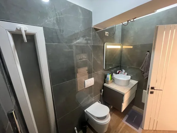 Tirane, shitet apartament 1+1+Ballkon Kati 5, 48 m² 100.000 € (Rr Hoxha Tasim)