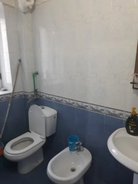 Tirane, jepet me qera apartament 2+1 Kati 1, 70 m² 50,000 leke (Vasil Shanto, mbrapa Hotel Diplomat 2.)