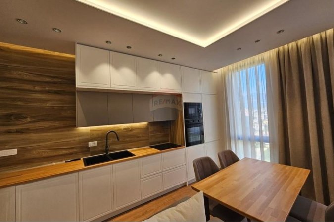 Tirane, jepet me qera 1+1+Ballkon Kati 6, 78 m² 650 € (bulevardi ri)