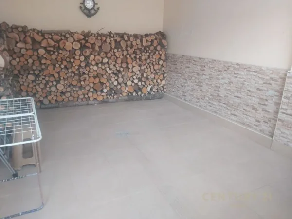 Tirane, shitet Vile 2 Katshe Kati 2, 190 m² 170.000 € (Rruga Lunxheri)