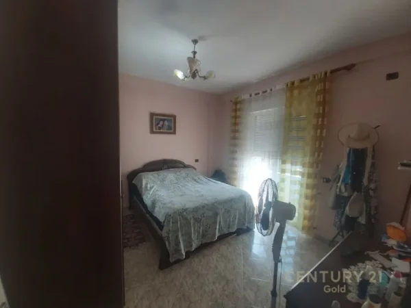 Tirane, shitet Vile 2 Katshe Kati 2, 190 m² 170.000 € (Rruga Lunxheri)