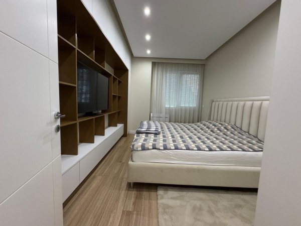 Tirane, shitet apartament 3+1+Ballkon Kati 3, 133 m² 320.000 € (Liqeni i Thate)