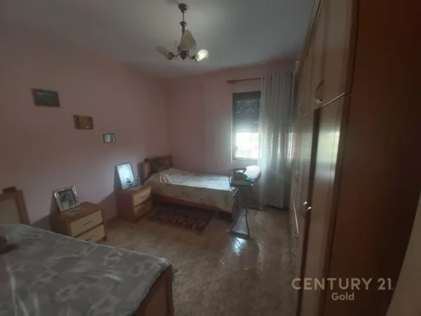 Tirane, shitet Vile 2 Katshe Kati 2, 190 m² 170.000 € (Rruga Lunxheri)