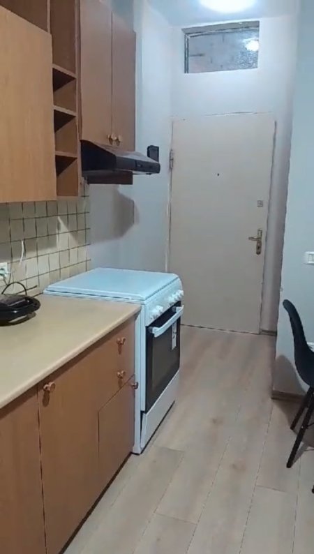 Tirane, jepet me qera 1+1 Kati 2, 60 m² 480 € (Vasil Shanto)