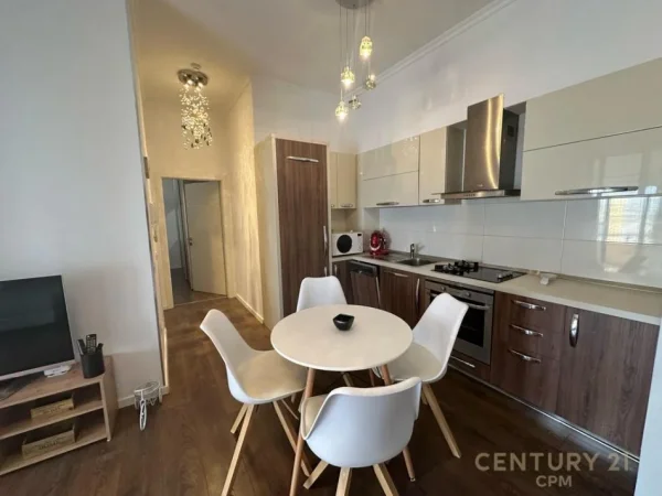 Tirane, jap me qera apartament 1+1 , 70 m² 600 € (Kopshti Botanik Zoologjik)