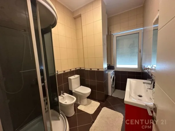 Tirane, jap me qera apartament 1+1 , 70 m² 600 € (Kopshti Botanik Zoologjik)