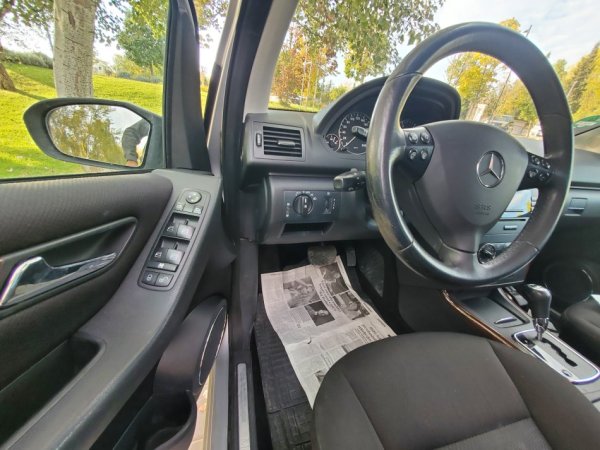 Durres, shitet makine Mercedes Benz Aclass 180 Nafte, gri metalizato automatik Kondicioner 195.000 km