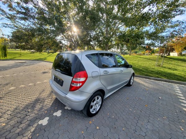 Durres, shitet makine Mercedes Benz Aclass 180 Nafte, gri metalizato automatik Kondicioner 195.000 km