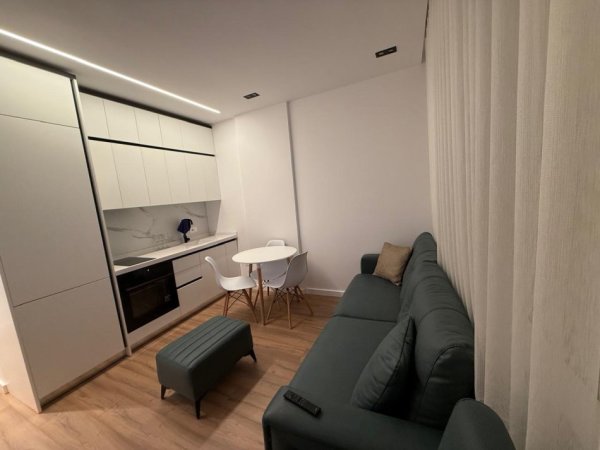 Tirane, jepet me qera apartament 1+1 Kati 9, 70 m² 650 € (Delijorgji)