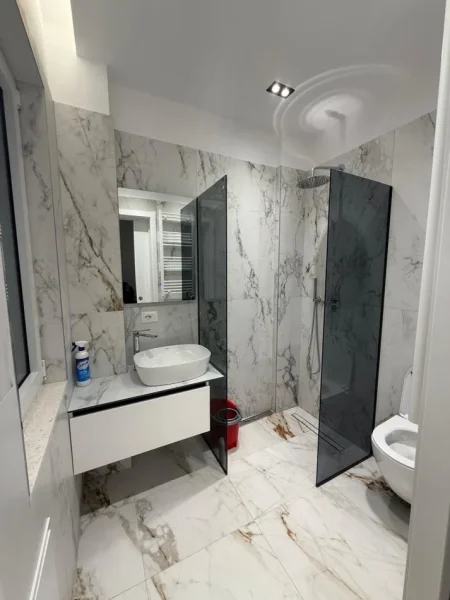 Tirane, jepet me qera apartament 1+1 Kati 9, 70 m² 650 € (Delijorgji)