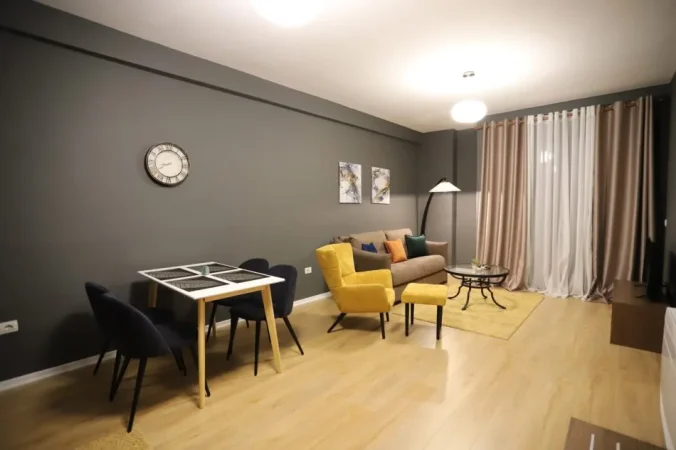 Tirane, jepet me qera apartament 1+1 Kati 7, 70 m² 600 € (Rruga Muhamet Gjollesha)