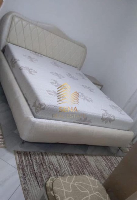 Tirane, jepet me qera apartament 1+1+Ballkon Kati 4, 65 m² 400 € (Rruga Memo Meto)