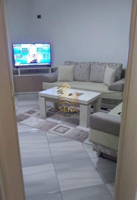 Tirane, jepet me qera apartament 1+1+Ballkon Kati 4, 65 m² 400 € (Rruga Memo Meto)