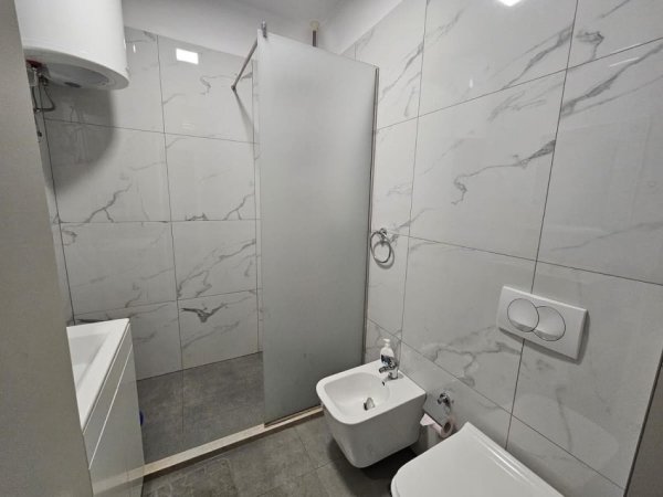 Tirane, jepet me qera apartament 1+1 , 550 € (Don Bosko)