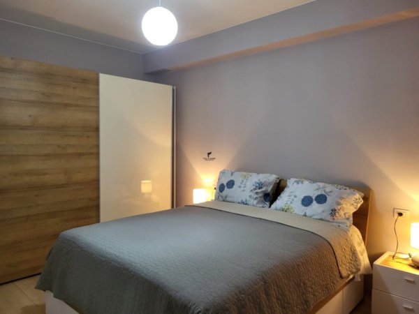 Tirane, jepet me qera apartament 1+1 Kati 5, 85 m² 600 € (STACIONI TRENIT)