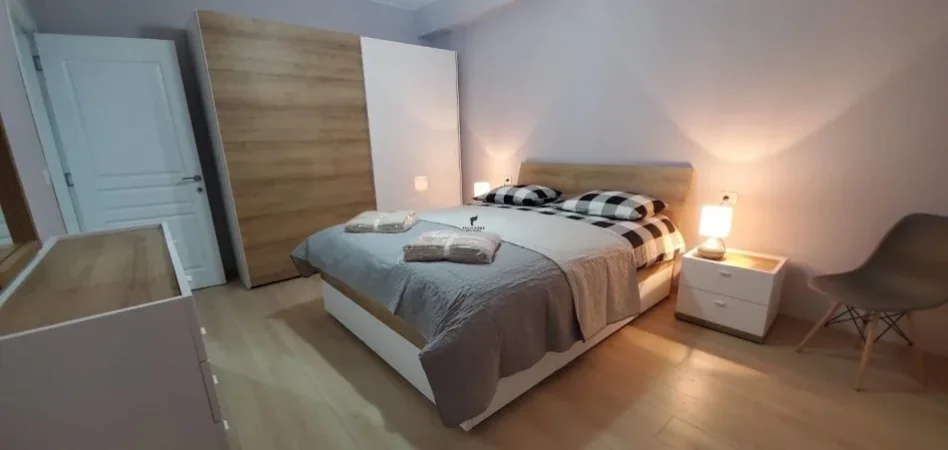 Tirane, jepet me qera apartament 1+1 Kati 5, 85 m² 600 € (STACIONI TRENIT)