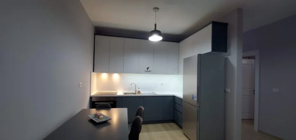 Tirane, jepet me qera apartament 1+1 Kati 5, 85 m² 600 € (STACIONI TRENIT)