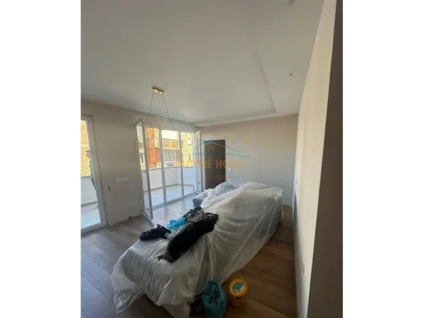 Qera, Apartament 2+1, Rruga e Barrikadave, Tiranë