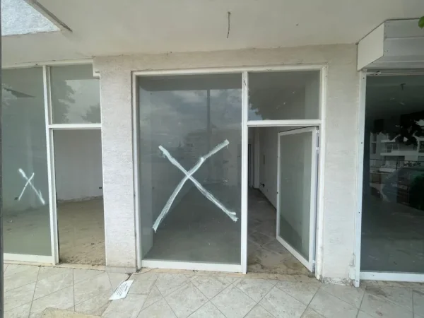 shitet dyqan Kati 0, 23 m² (Fresku)