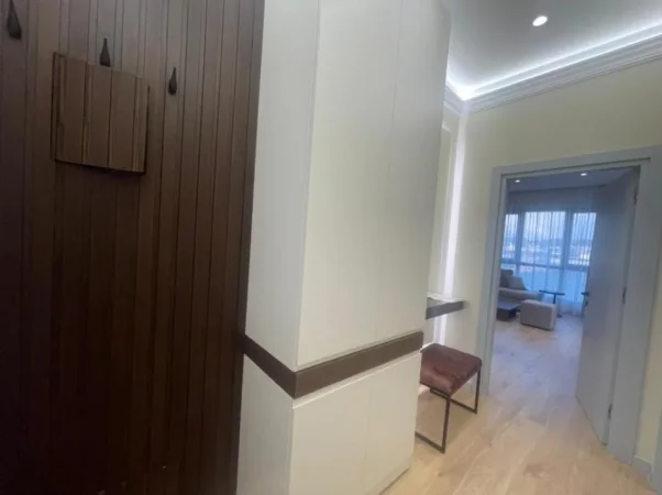 Tirane, jepet me qera apartament 1+1+Ballkon Kati 4, 75 m² 800 € (rruga e kavajes)