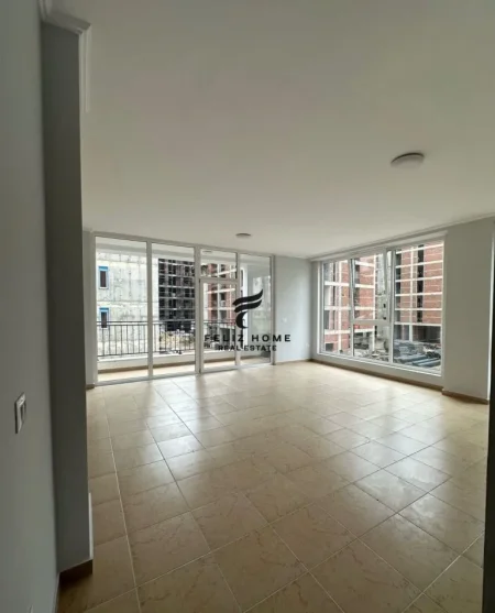 Tirane, jepet me qera zyre Kati 2, 120 m² 1.500 € (STACIONI TRENIT)