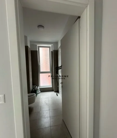 Tirane, jepet me qera zyre Kati 2, 120 m² 1.500 € (STACIONI TRENIT)