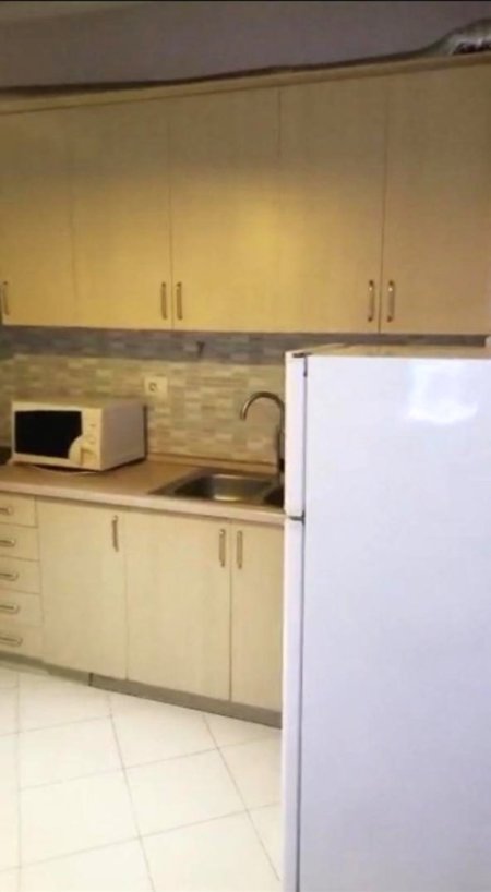 Tirane, jepet me qera apartament 1+1+Ballkon Kati 3, 60 m² 378 € (Loni Ligori)