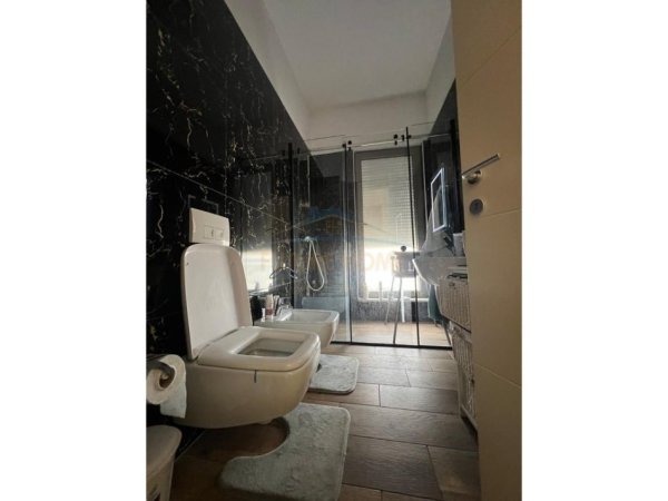 Tirane, shitet apartament 2+1+Ballkon Kati 5, 121 m² 365.000 € (Kompleksi Deliorgji)